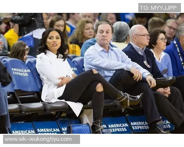 夸梅分析库里与库嫂的信任关系及婚前协议缺失的潜在风险